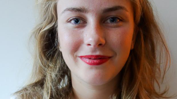 Henri&euml;tte Hoogervorst is voorzitter van Asva studentenunie.&lsquo;De splitsing zat er al lange tijd aan te komen want de samenwerking tussen de instellingen werkte niet voor de studenten. De HvA en UvA hebben allebei een eigen cultuur en verdienen dus ook een eigen bestuur. Een bestuurlijke fusie is niet de manier om bijvoorbeeld doorstroom van hbo naar universiteit te stimuleren. In plaats van samen te werken tussen de instellingen kunnen opleidingen in de toekomst beter onderling met elkaar gaan praten.&rsquo;