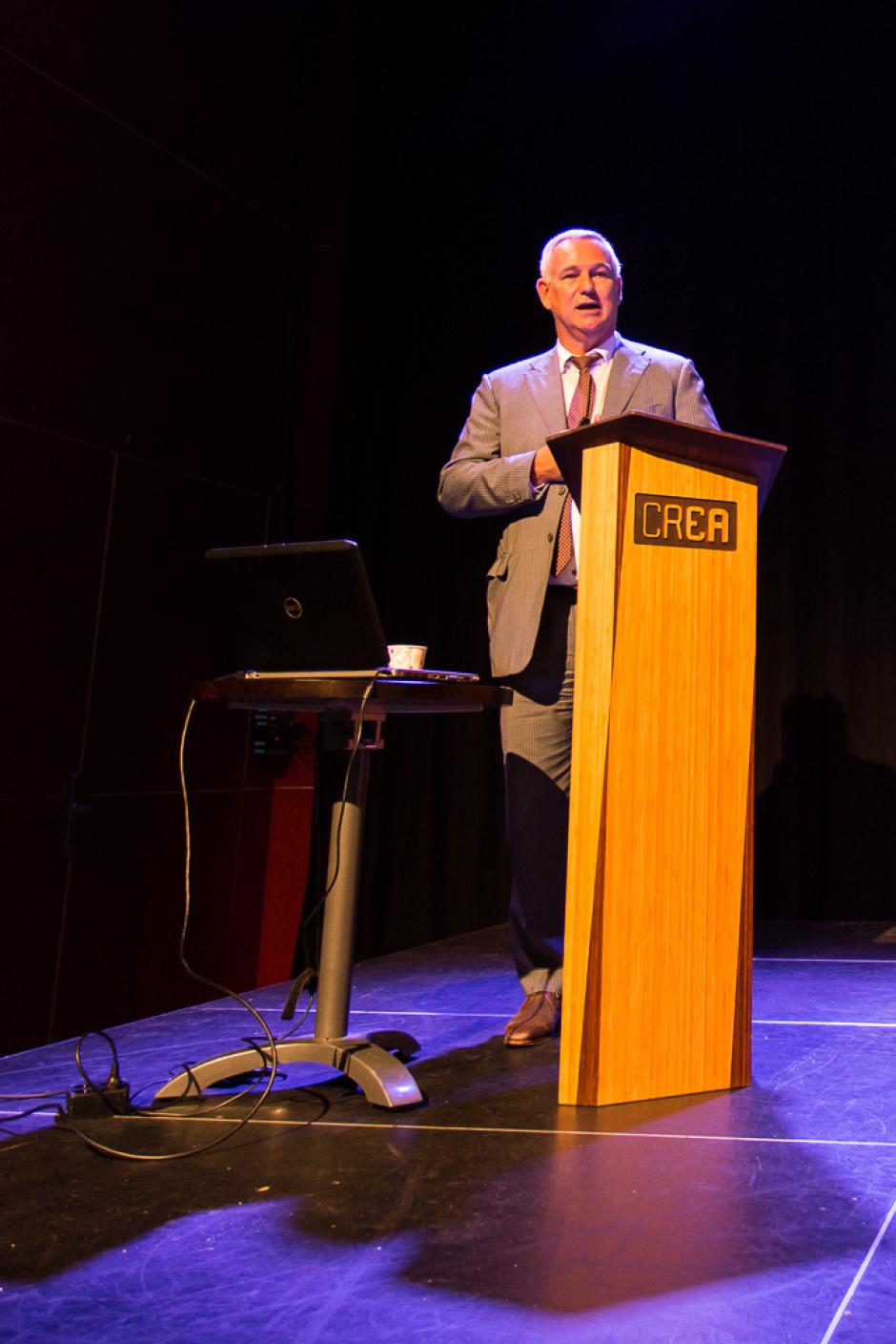 Hendrik van Moorsel presenteert zijn rapport