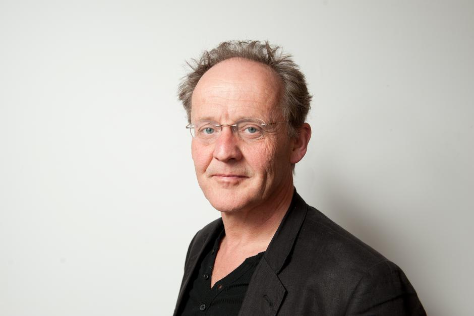 Decaan Frank van Vree: 'Geen reorganisatie en geen gedwongen ontslagen onder mensen met een vaste aanstelling'