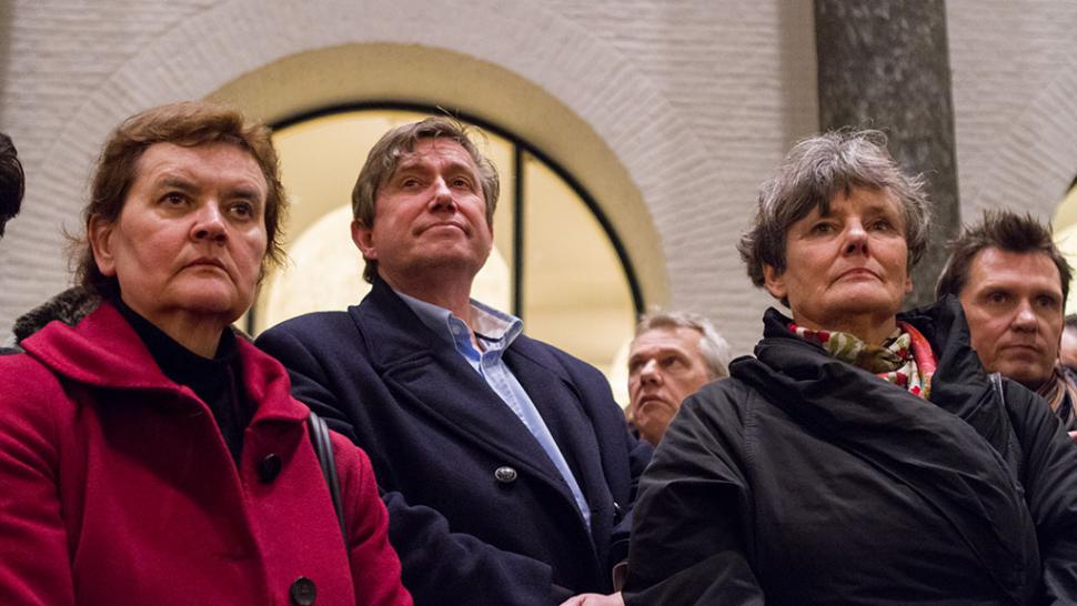 Het College van Bestuur op de avond van de Maagdenhuisbezetting. Inmiddels zijn Hans Amman (midden) en Louise Gunning (rechts) vertrokken. Dymph van den Boom (links) vertrekt binnenkort.